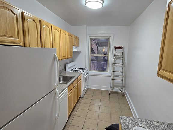 2nd image of 4835 43rd St #4D