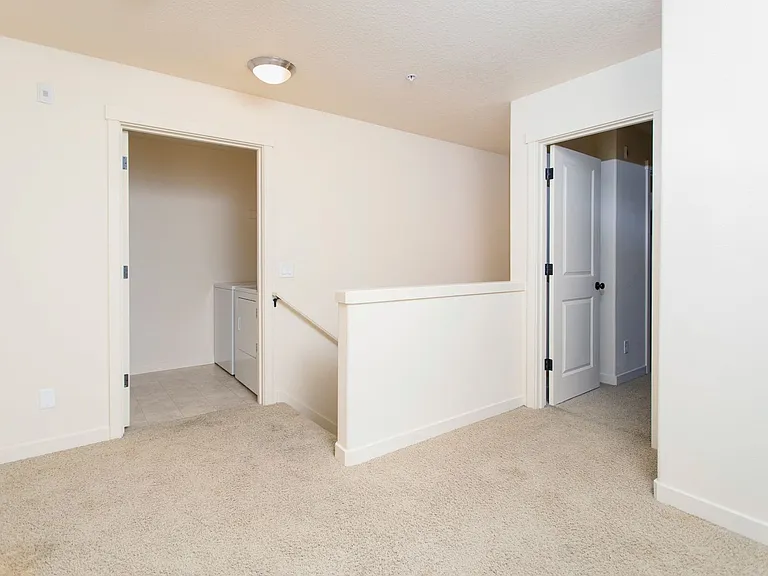 7894 NE Miriam Way — Photo 7