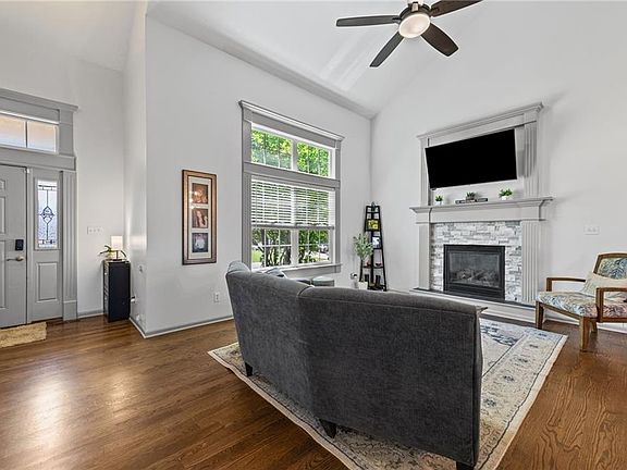 5th image of 2104 Alder St