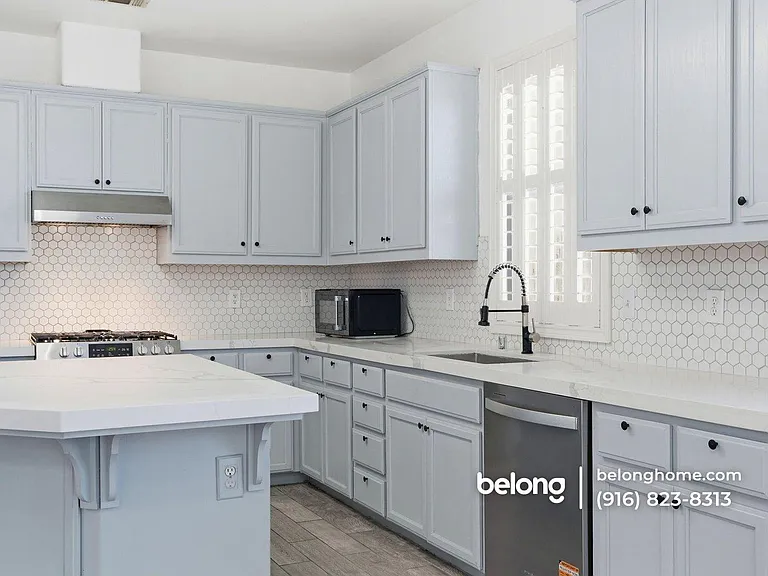 1714 Nicol Way — Photo 17