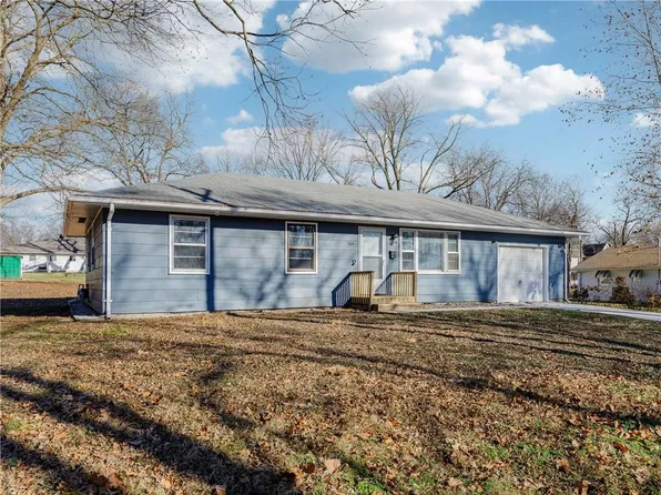 304 W Clark St, Butler, MO 64730