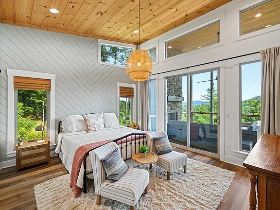 5th image of 71 Laurel Creek Way