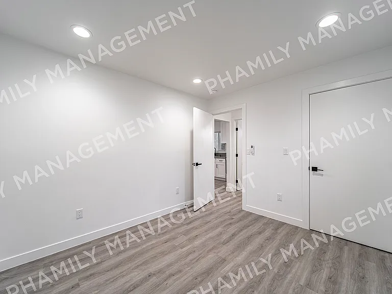 339 W Center St #J — Photo 9