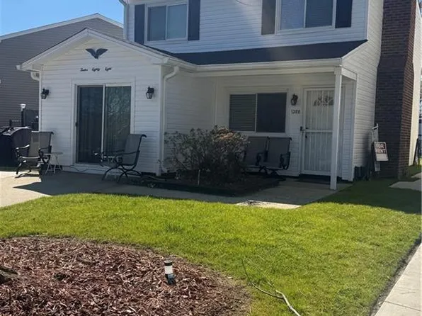 1288 New Land Dr, Virginia Beach, VA 23453