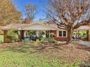 800 Woodfield Dr, Waynesville, NC 28786