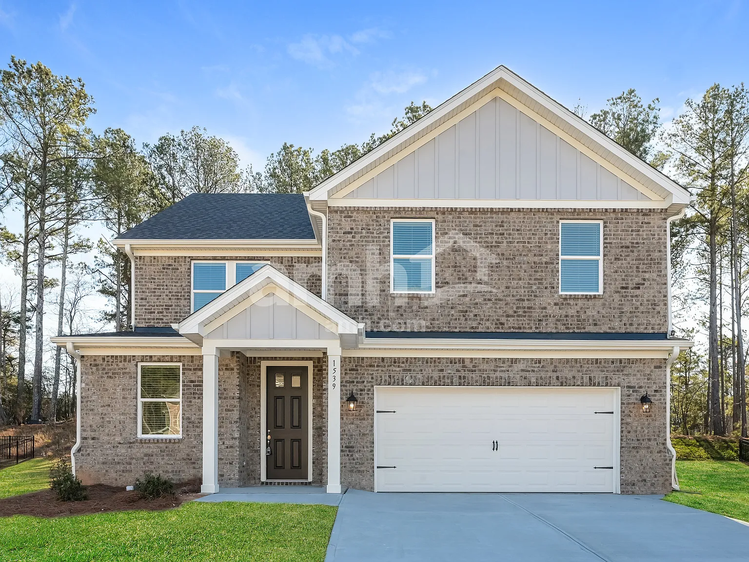 5 bed, 3.0 bath, 2502 sqft, $2,700 — Photo 1