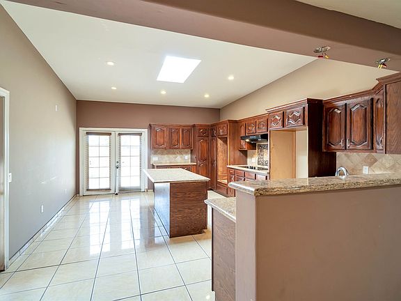 4th image of 1523 E Calle Salamanca