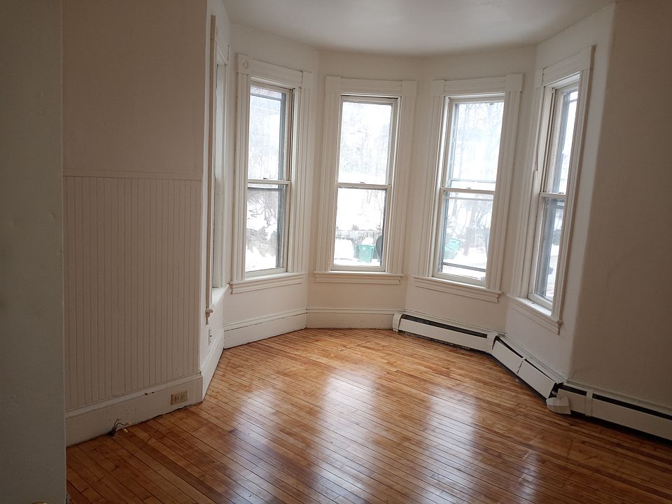 Building Photo 3