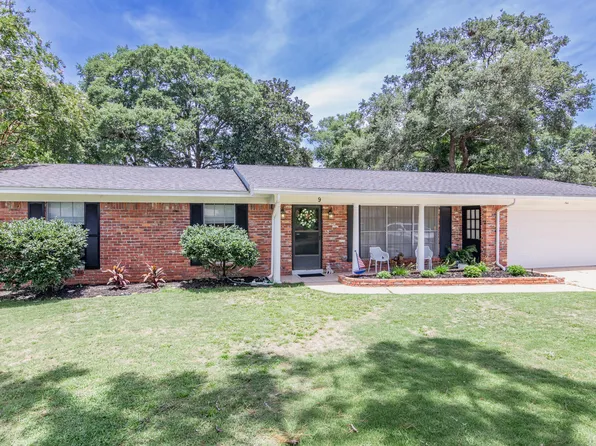 9 Rue De Le Roi St NE, Fort Walton Beach, FL 32547