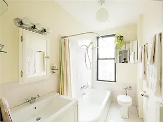 Sold by Avenue Sotheby's International Realty