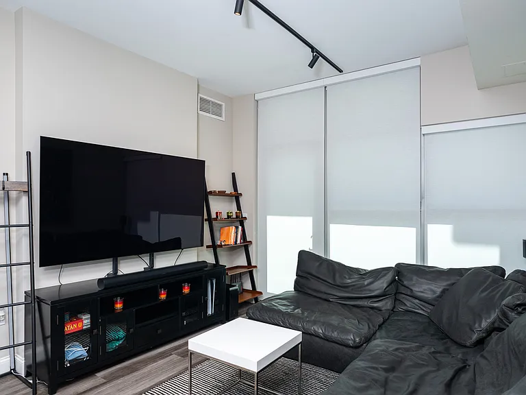 253 10th Ave #427 — Photo 7