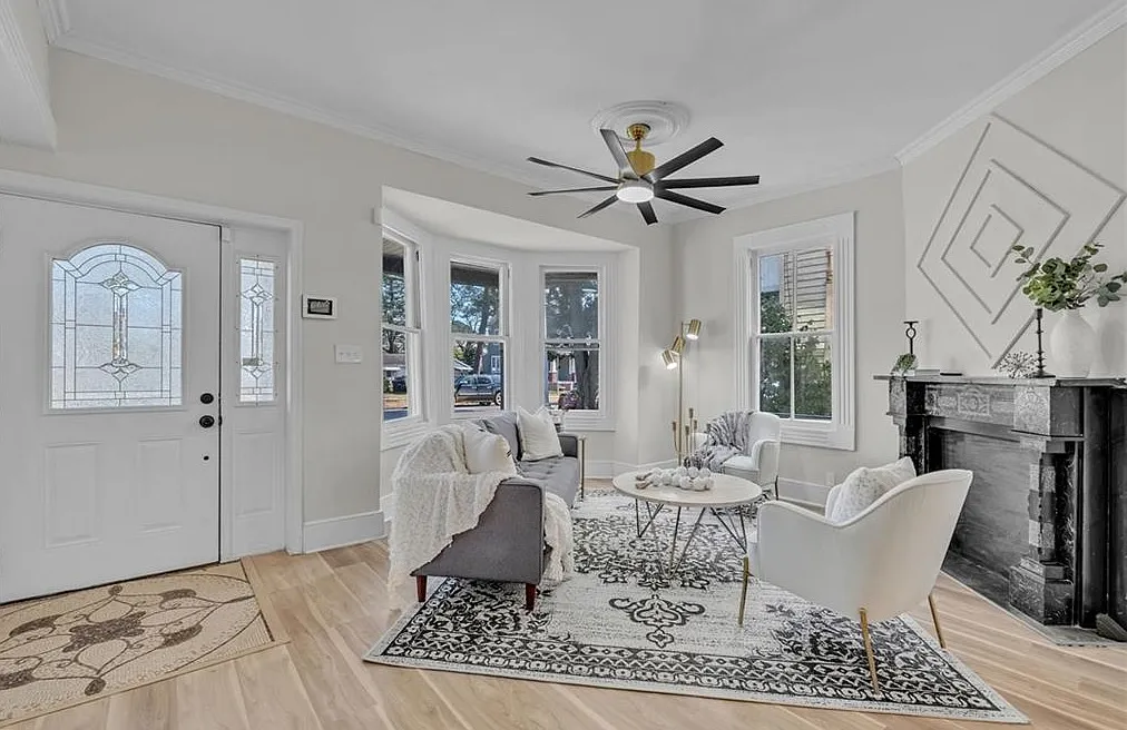 4 bed, 2472 sqft, $2,800 — Photo 1