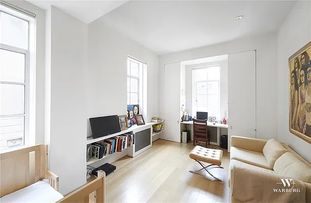 Sold by Warburg | media 16