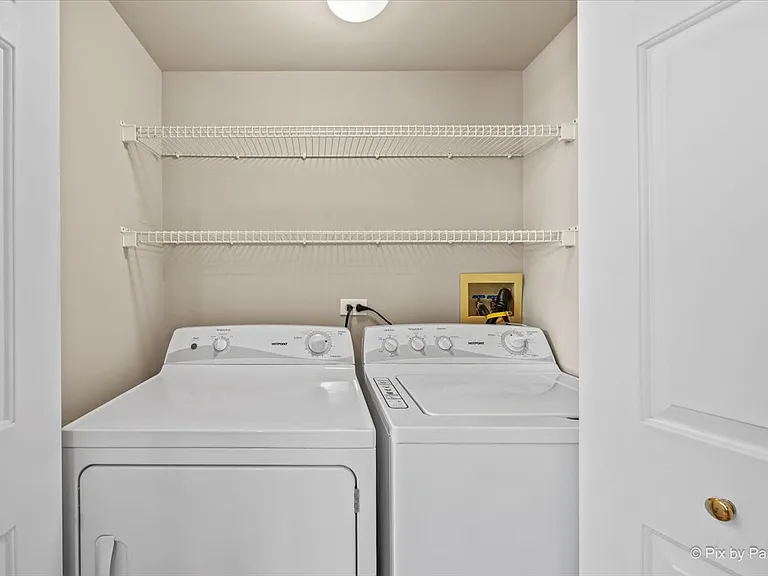 1058 E Danbury Dr — Photo 18