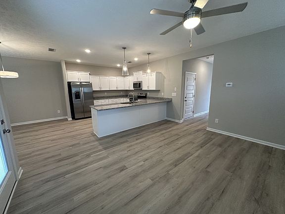 5th image of 1850 Madison St Unit 201