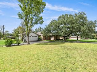 828 S Rosemary Dr, Bryan, TX 77802