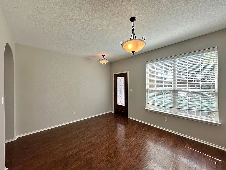 3405 Rusack Dr — Photo 3