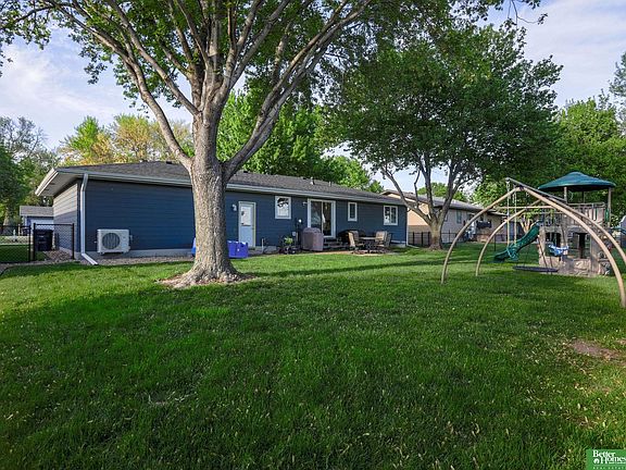 2nd image of 1604 Harre Ln