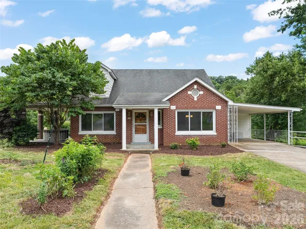 654 Ratcliff Cove Rd, Waynesville, NC 28786