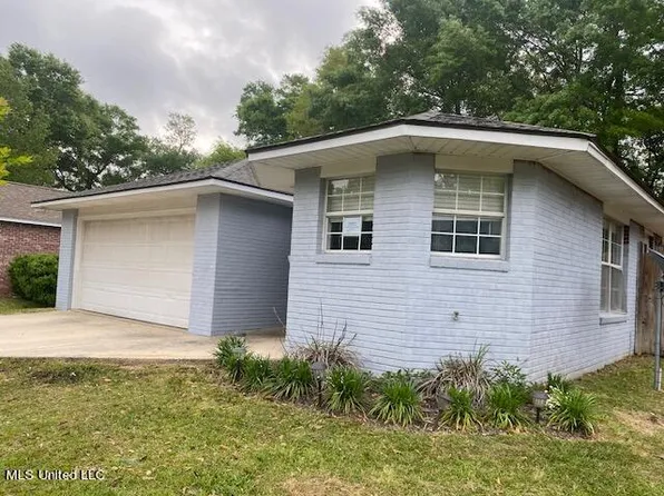 9810 Pokai Way, Diamondhead, MS 39525