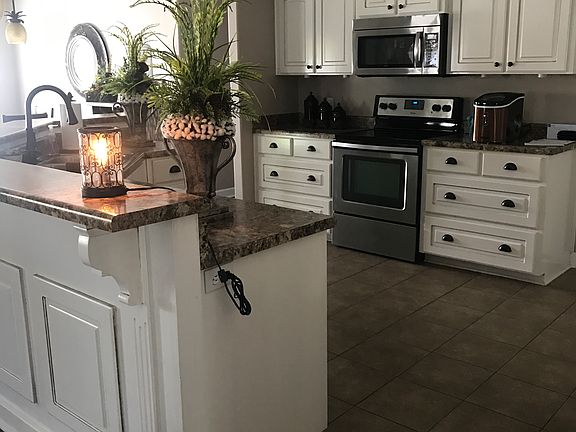 Open concept kitchen 