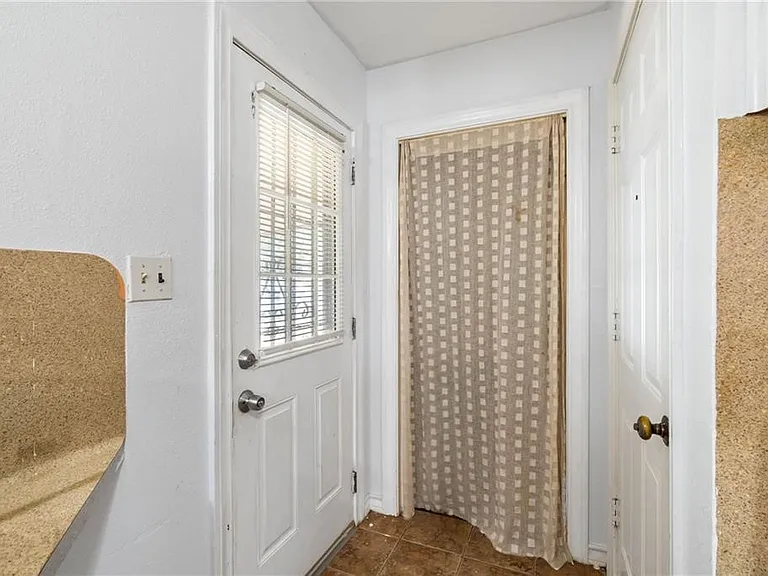 626 Caddo St — Photo 25