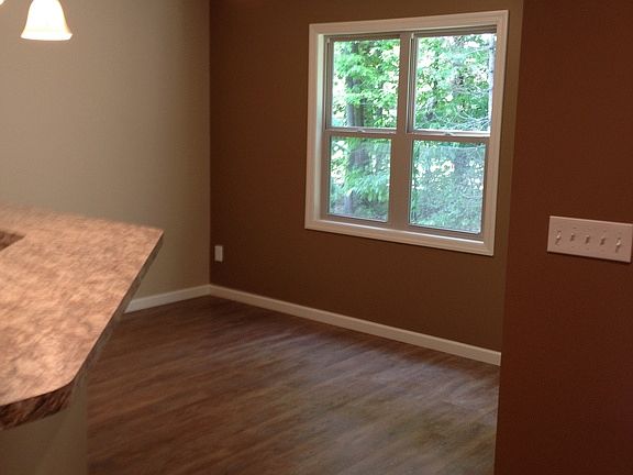 5th image of 101 Hickory Ct NE