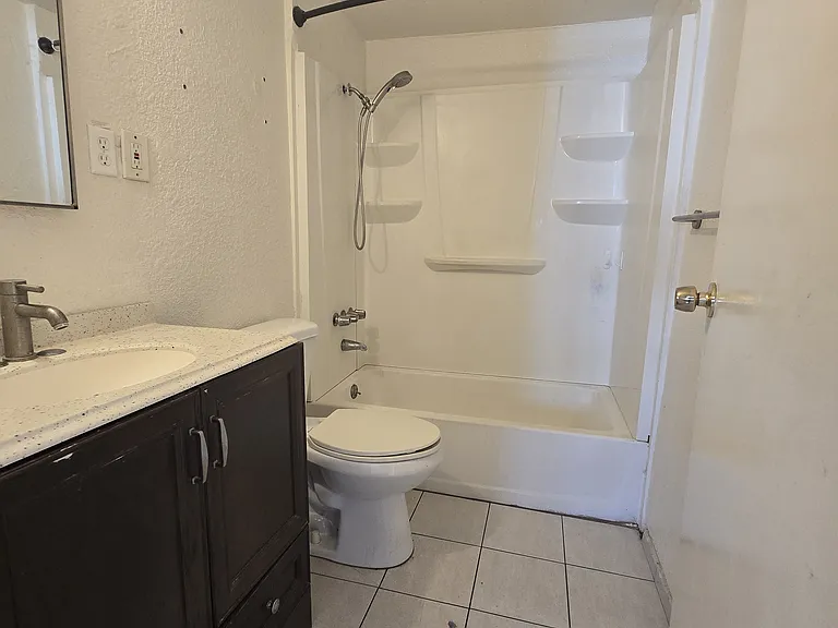 3226 Newton Ave — Photo 7