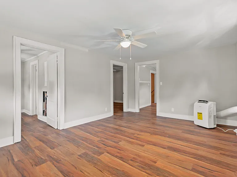 3530 Admiral Dr #UPSTAIRS — Photo 7