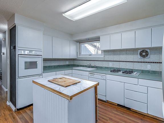 5th image of 5435 N Greenwood Blvd