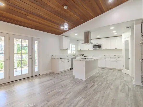 29698 Vacation Dr, Canyon Lake, CA 92587