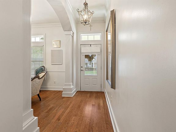 3rd image of 5422 Camellia Ln