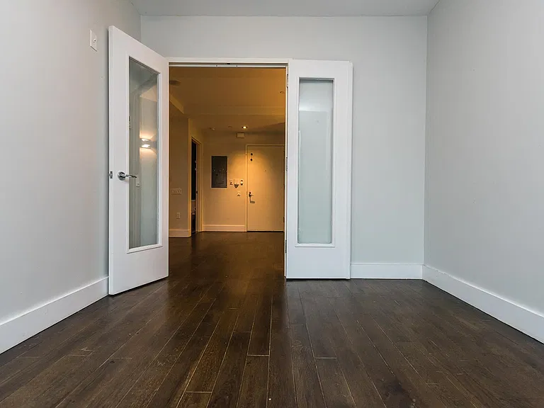 146 Meserole St #4K — Photo 11