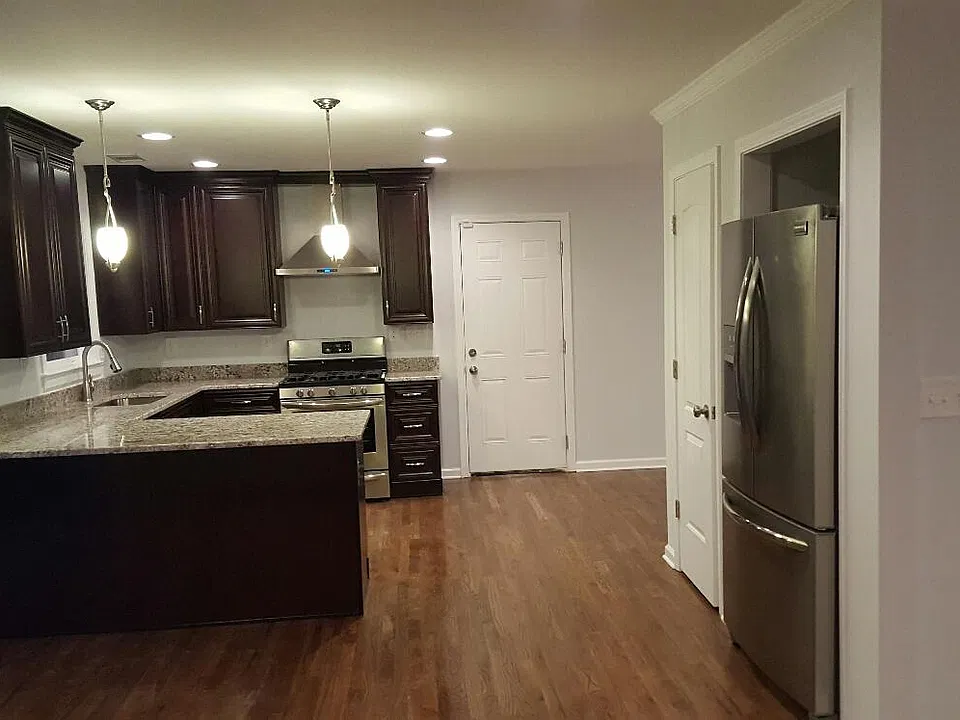 1343 Biltmore Dr NE