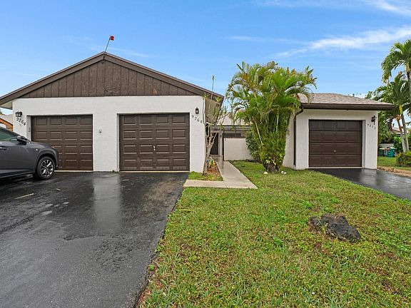 3rd image of 9268 Wedgewood Drive #D-14