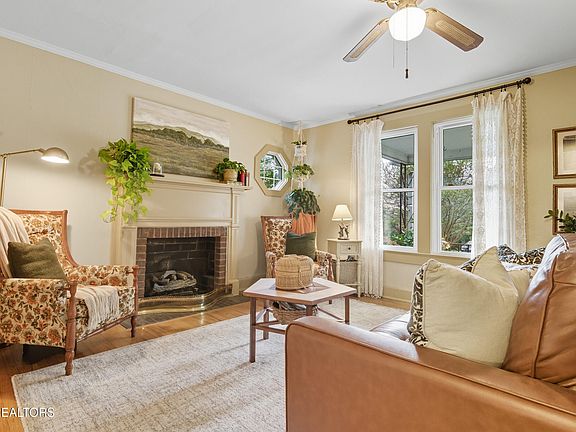 5th image of 5030 Fowler Ln