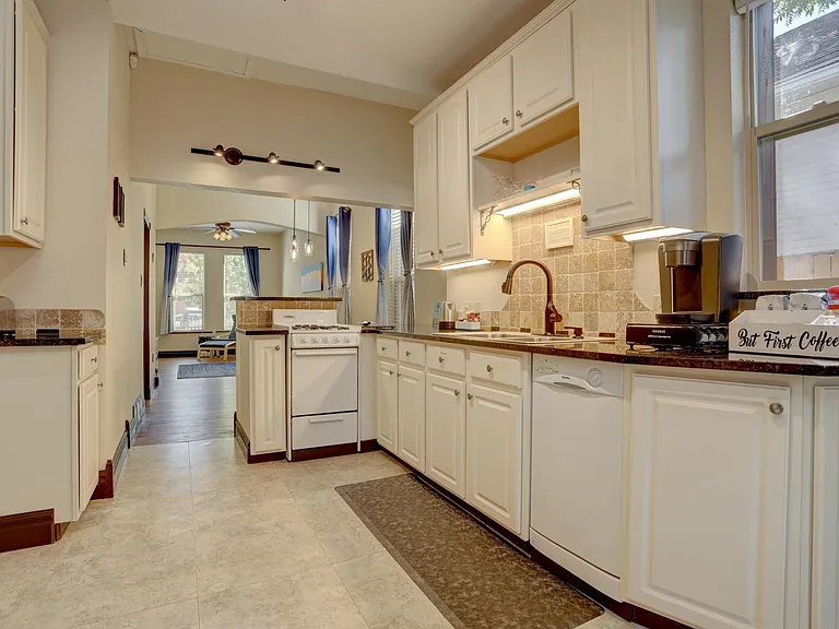 3311 Curtis St — Photo 9