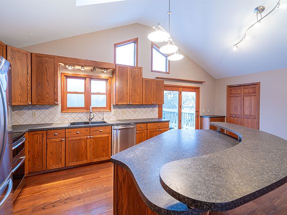 3rd image of 350 W Chip Rd