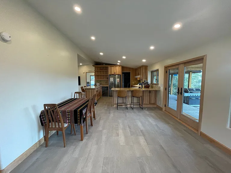 2103 Little Applegate Rd — Photo 32