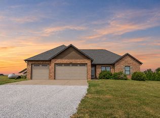 121 Southern Fields Cir, Clever, MO 65631