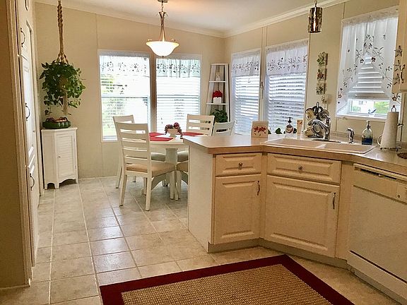 Breakfast room