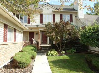6920 Pebble Park Cir #1, West Bloomfield, MI 48322