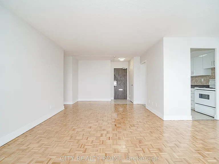 6200 Bathurst St #1504 — Photo 17