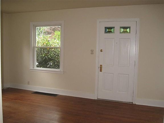3rd image of 803 Wyoming Ave