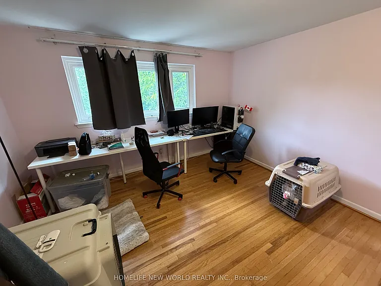 63 Lehar Cres — Photo 20