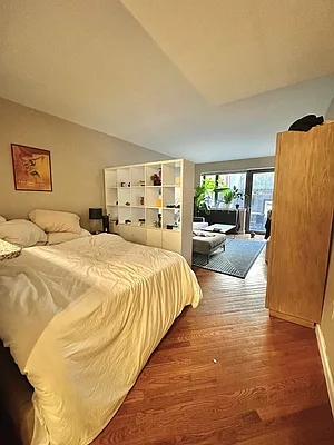 Rented by Addison Property Group | media 13