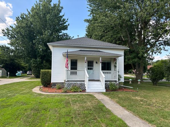4562 Main St