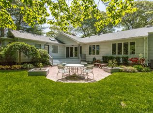 11 Riviera Ct, Great River, NY 11739