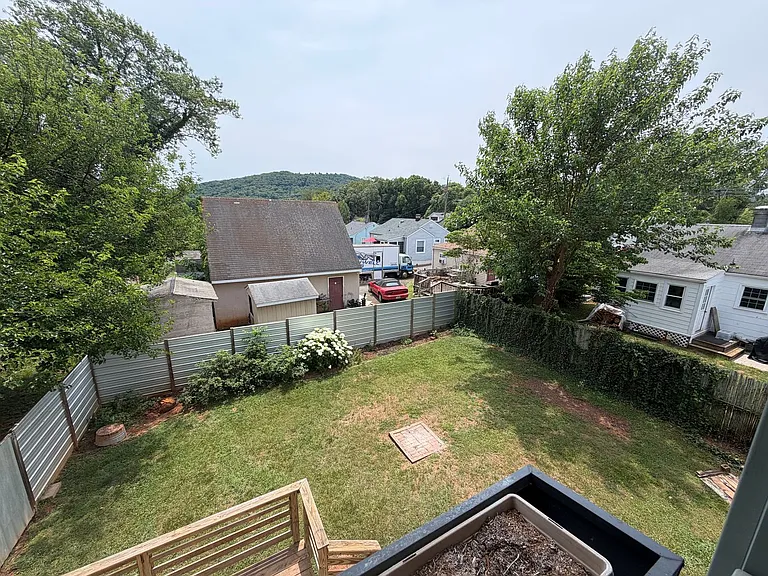 1500 Meridian St — Photo 32