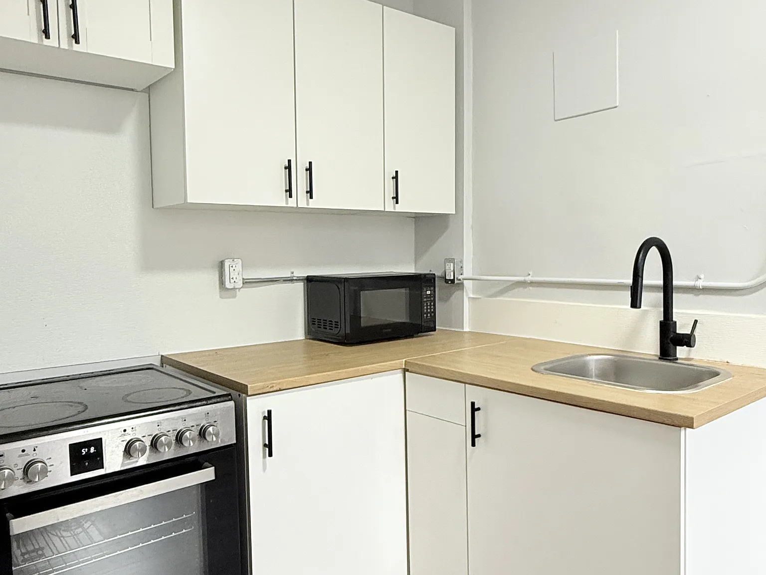 1 bed, $1,138 — Photo 2